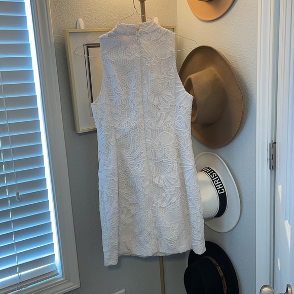 Lily Pulitzer white lace shift dress w gold accent - Picture 3 of 4